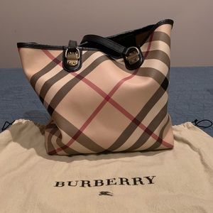 Vintage Nova check Burberry bucket purse